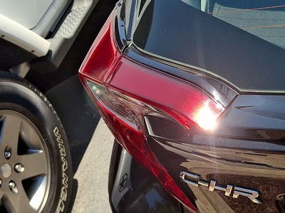 2022 Toyota C-HR XLE