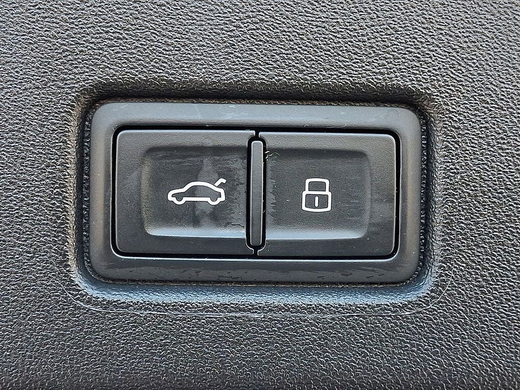 2023 Audi Q4 e-tron Premium Plus