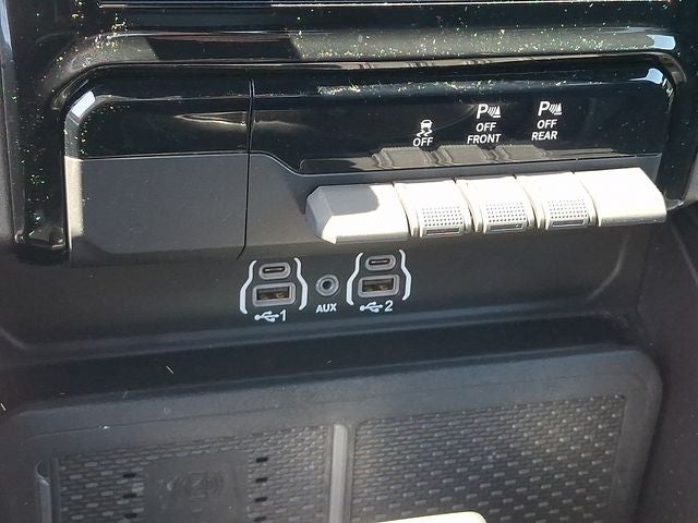 2025 RAM 1500 Big Horn Crew Cab 4x4 5'7' Box