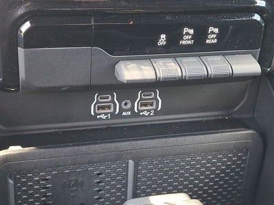2025 RAM 1500 Big Horn Crew Cab 4x4 5'7' Box