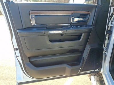 2017 RAM 2500 Laramie Crew Cab 4x4 6'4' Box