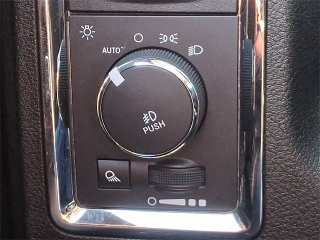 2017 RAM 2500 Laramie Crew Cab 4x4 6'4' Box