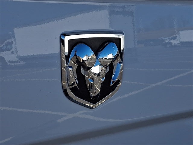 2017 RAM 2500 Laramie Crew Cab 4x4 6'4' Box